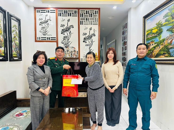 Lãnh đạo phường Tây Hồ thăm, tặng quà các cơ sở tôn giáo và người có công dịp Tết Nguyên đán Bính Ngọ 2026.- Ảnh 33.