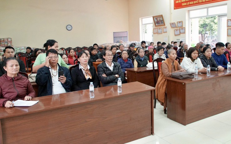 Lan tỏa yêu thương từ chương trình “Gói bánh chưng – Tết an lành” năm thứ 3 tại thôn Bùng, xã Tây Phương- Ảnh 1.