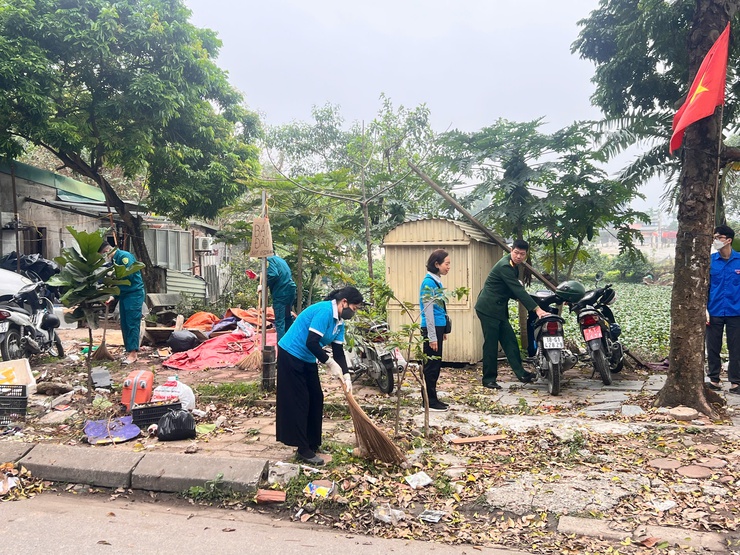 PHƯỜNG LĨNH NAM RA QUÂN CAO ĐIỂM CHỈNH TRANG ĐÔ THỊ, GIẢI QUYẾT ĐIỂM NGHẼN PHỤC VỤ NHÂN DÂN ĐÓN TẾT NGUYÊN ĐÁN BÍNH NGỌ 2026- Ảnh 7.
