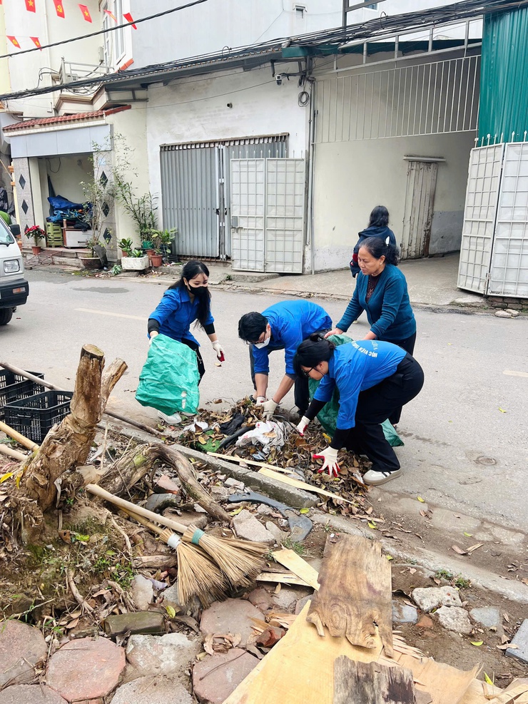 PHƯỜNG LĨNH NAM RA QUÂN CAO ĐIỂM CHỈNH TRANG ĐÔ THỊ, GIẢI QUYẾT ĐIỂM NGHẼN PHỤC VỤ NHÂN DÂN ĐÓN TẾT NGUYÊN ĐÁN BÍNH NGỌ 2026- Ảnh 13.