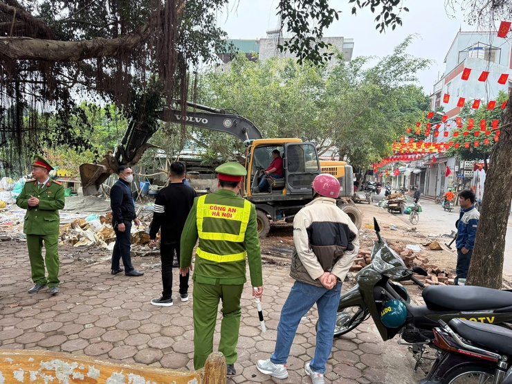 PHƯỜNG LĨNH NAM RA QUÂN CAO ĐIỂM CHỈNH TRANG ĐÔ THỊ, GIẢI QUYẾT ĐIỂM NGHẼN PHỤC VỤ NHÂN DÂN ĐÓN TẾT NGUYÊN ĐÁN BÍNH NGỌ 2026- Ảnh 19.