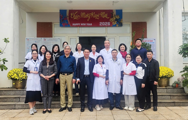 Lãnh đạo phường Xuân Đỉnh thăm và chúc Tết Công an và Y tế phường- Ảnh 5.