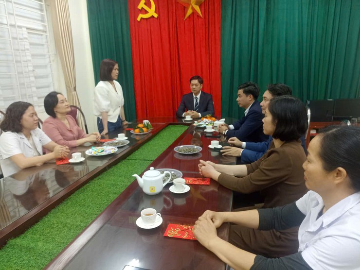 Lãnh đạo Đảng ủy, UBND xã Dương Hoà thăm, chúc Tết, tặng quà các đơn vị làm nhiệm vụ trực Tết- Ảnh 9.