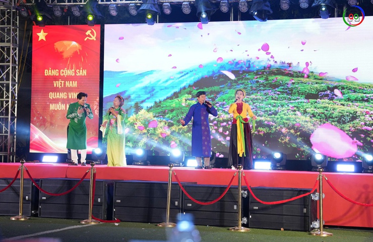 Rộn ràng Đêm giao thừa Xuân Bính Ngọ 2026: Sắc xuân thăng hoa – Pháo hoa rực sáng bầu trời Quốc Oai- Ảnh 22.