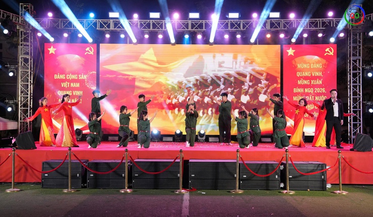 Rộn ràng Đêm giao thừa Xuân Bính Ngọ 2026: Sắc xuân thăng hoa – Pháo hoa rực sáng bầu trời Quốc Oai- Ảnh 27.