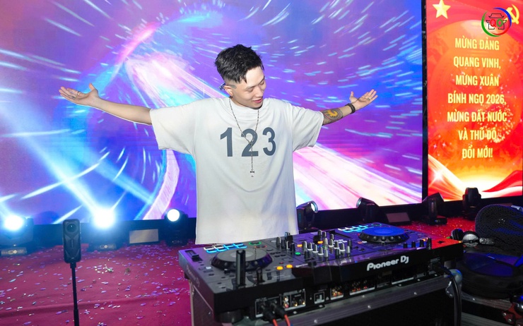 Rộn ràng Đêm giao thừa Xuân Bính Ngọ 2026: Sắc xuân thăng hoa – Pháo hoa rực sáng bầu trời Quốc Oai- Ảnh 29.