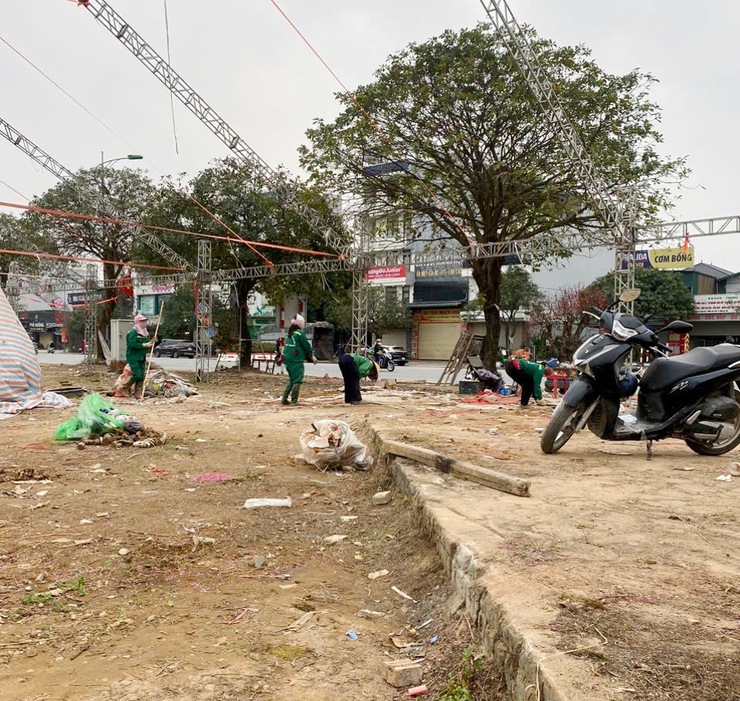 XÃ QUỐC OAI RA QUÂN TỔNG VỆ SINH MÔI TRƯỜNG, HUY ĐỘNG TỐI ĐA PHƯƠNG TIỆN, MÁY MÓC ĐÓN TẾT NGUYÊN ĐÁN- Ảnh 5.