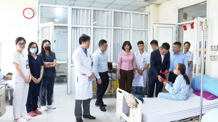 Đồng Chí Bí Thư Đảng ủy xã Phú Xuyên thăm, chúc tết các đơn vị làm nhiệm vụ trực tết 2026- Ảnh 8.