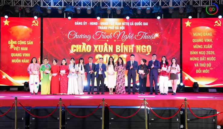 Rộn ràng Đêm giao thừa Xuân Bính Ngọ 2026: Sắc xuân thăng hoa – Pháo hoa rực sáng bầu trời Quốc Oai- Ảnh 4.