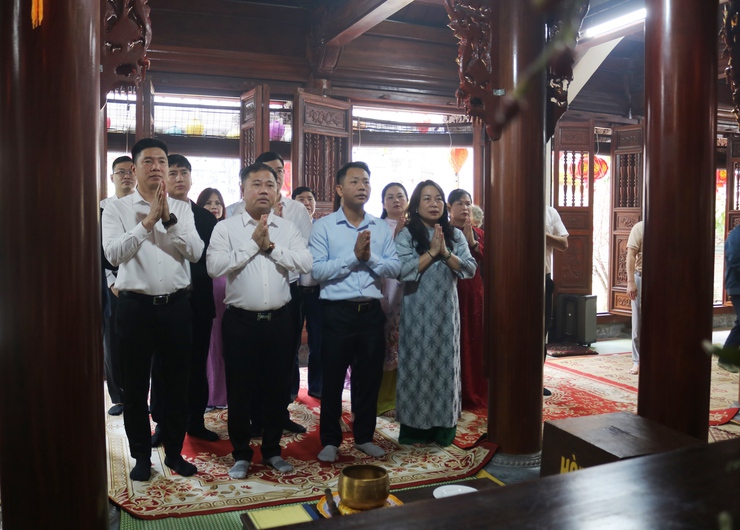 Xã Quốc Oai dâng hương tại các cơ sở tôn giáo, tín ngưỡng nhân dịp Tết Nguyên đán Bính Ngọ 2026- Ảnh 3.