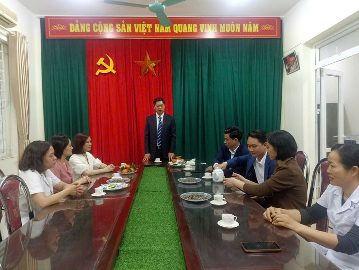 Lãnh đạo Đảng ủy, UBND xã Dương Hoà thăm, chúc Tết, tặng quà các đơn vị làm nhiệm vụ trực Tết- Ảnh 5.