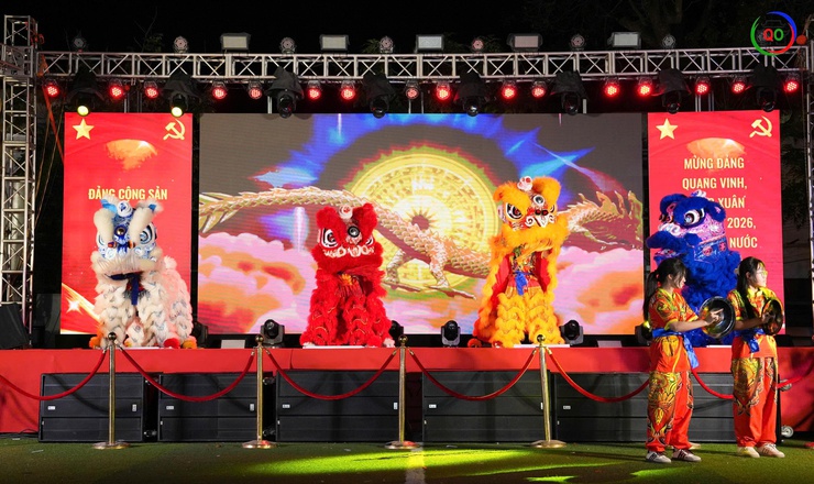 Rộn ràng Đêm giao thừa Xuân Bính Ngọ 2026: Sắc xuân thăng hoa – Pháo hoa rực sáng bầu trời Quốc Oai- Ảnh 7.