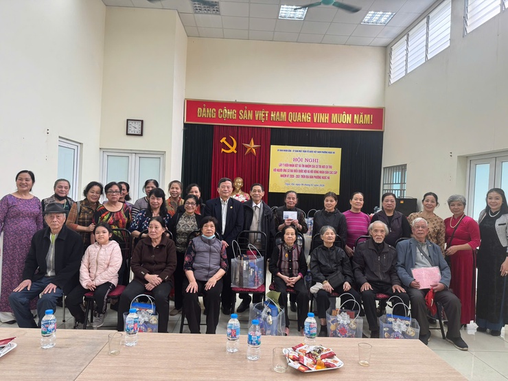 Tết sẻ chia ở Ngọc Hà - Nghĩa tình lan tỏa- Ảnh 12.