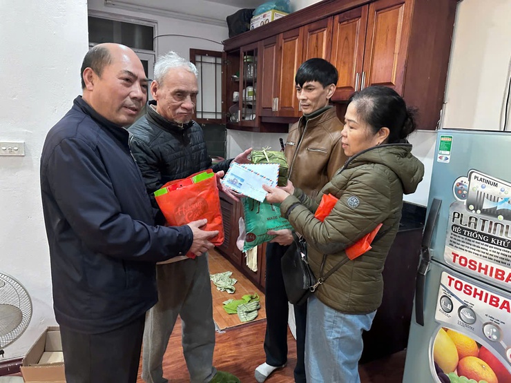 Tết sẻ chia ở Ngọc Hà - Nghĩa tình lan tỏa- Ảnh 15.