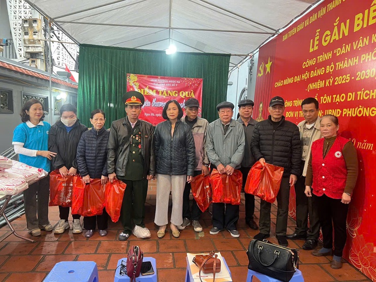 Tết sẻ chia ở Ngọc Hà - Nghĩa tình lan tỏa- Ảnh 7.