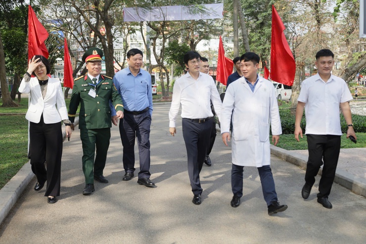 Kiểm tra công tác đảm bảo y tế phục vụ bắn pháo hoa Tết Nguyên đán Bính Ngọ năm 2026 - Ảnh 3.