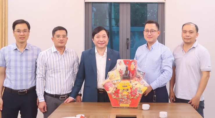 Lãnh đạo xã Đại Xuyên thăm, chúc Tết các đơn vị trực Tết Nguyên đán năm 2026 trên địa bàn xã- Ảnh 5.