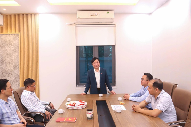 Lãnh đạo xã Đại Xuyên thăm, chúc Tết các đơn vị trực Tết Nguyên đán năm 2026 trên địa bàn xã- Ảnh 2.