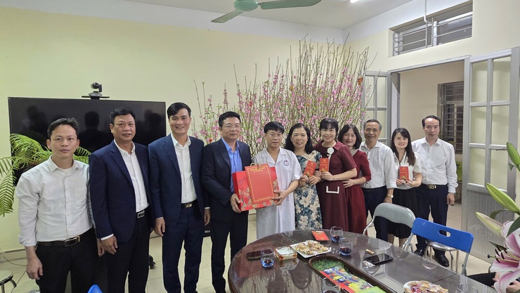 Các đồng chí Lãnh đạo xã Thiên Lộc kiểm tra, thăm, động viên các lực lượng ứng trực đêm giao thừa Xuân Bính Ngọ 2026- Ảnh 3.