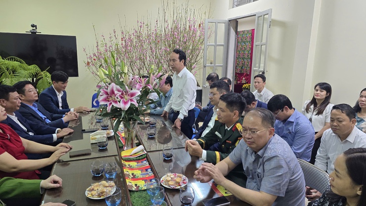 Các đồng chí Lãnh đạo xã Thiên Lộc kiểm tra, thăm, động viên các lực lượng ứng trực đêm giao thừa Xuân Bính Ngọ 2026- Ảnh 6.