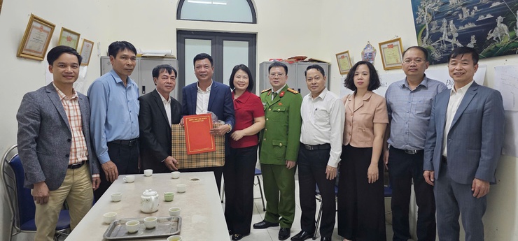 Các đồng chí Lãnh đạo xã Thiên Lộc kiểm tra, thăm, động viên các lực lượng ứng trực đêm giao thừa Xuân Bính Ngọ 2026- Ảnh 8.