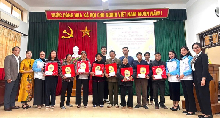 Đảng bộ xã Phúc Lộc lãnh đạo, chỉ đạo công tác chăm lo Tết Nguyên đán Bính Ngọ 2026 cho cán bộ, đảng viên và nhân dân- Ảnh 4.