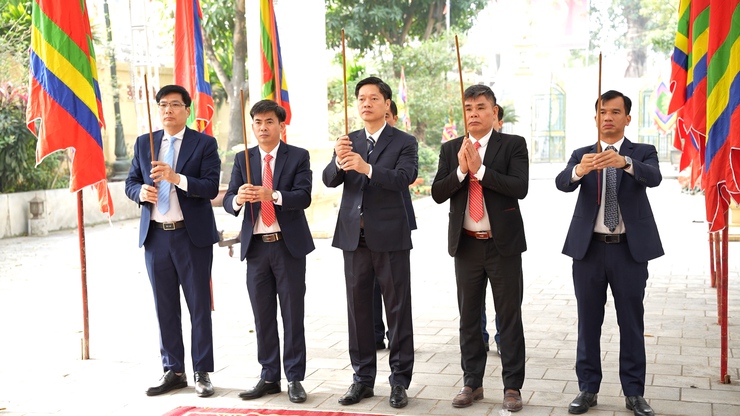 Lãnh đạo xã Dương Hoà dâng hương đầu xuân- Ảnh 3.