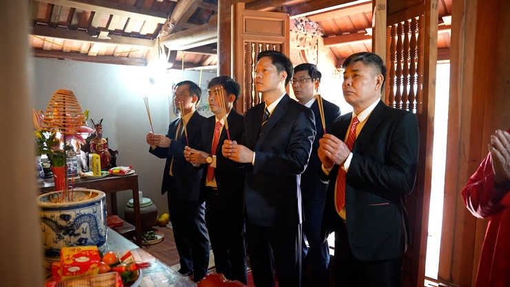 Lãnh đạo xã Dương Hoà dâng hương đầu xuân- Ảnh 6.