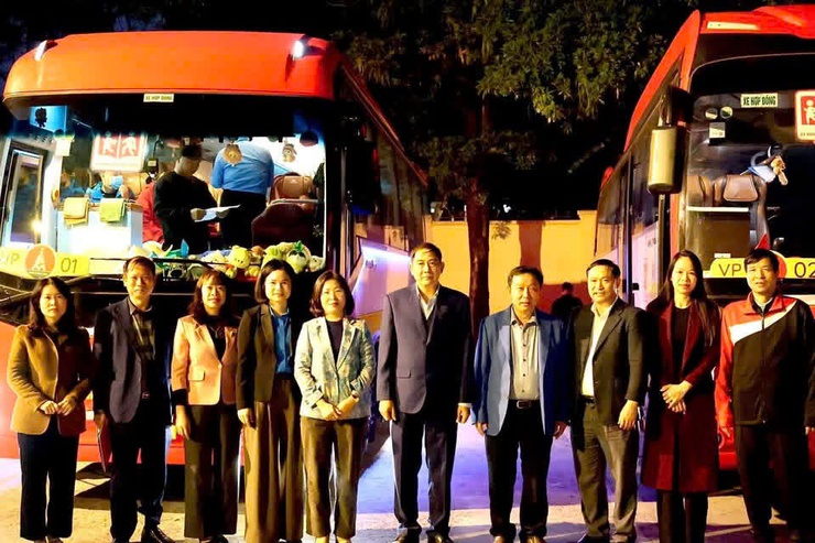 Công đoàn xã Thường Tín tổ chức "Chuyến xe Công đoàn" đưa người lao động về quê đón Tết- Ảnh 2.