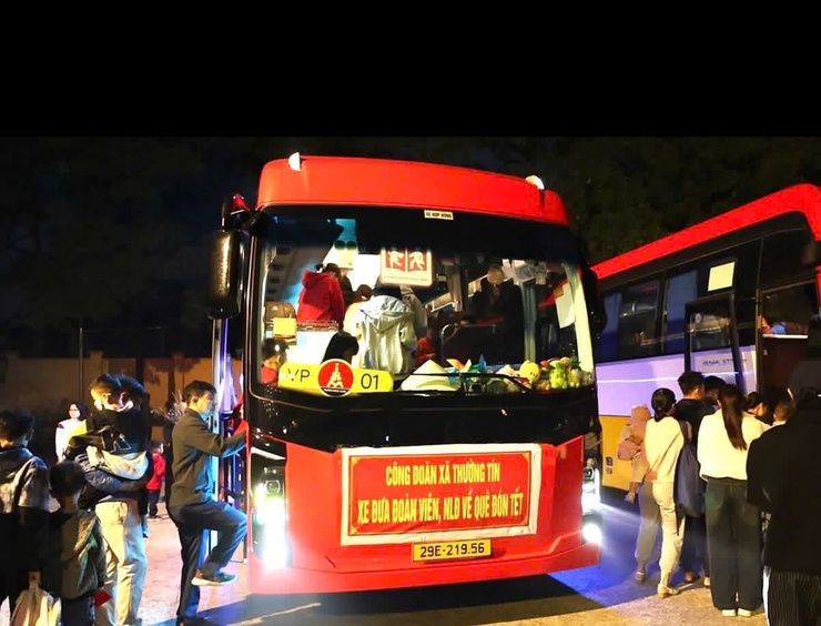 Công đoàn xã Thường Tín tổ chức "Chuyến xe Công đoàn" đưa người lao động về quê đón Tết- Ảnh 6.