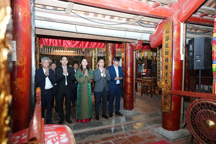 Đảng ủy - HĐND - UBND - Ủy ban MTTQ Việt Nam xã Phù Đổng thăm, động viên các lực lượng trực Tết và chúc Tết nhân dân trên địa bàn- Ảnh 13.