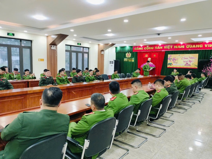 Công an xã Bình Minh đảm bảo tuyệt đối an ninh, an toàn đêm giao thừa Tết nguyên đán Bính Ngọ 2026- Ảnh 1.