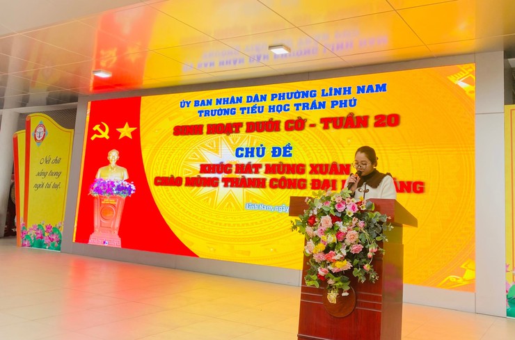 TIẾT SINH HOẠT DƯỚI CỜ TUẦN 20 VỚI CHỦ ĐỀ:
KHÚC HÁT MỪNG XUÂN – NIỀM TỰ HÀO HƯỚNG VỀ
ĐẢNG CỘNG SẢN VIỆT NAM QUANG VINH TỪ MÁI TRƯỜNG TRẦN PHÚ- Ảnh 1.