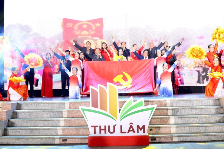 CHƯƠNG TRÌNH NGHỆ THUẬT CHÀO MỪNG THÀNH CÔNG ĐẠI HỘI ĐẠI BIỂU TOÀN QUỐC LẦN THỨ XIV CỦA ĐẢNG VỚI CHỦ ĐỀ “KHÚC TRÁNG CA DƯỚI CỜ ĐẢNG”- Ảnh 11.