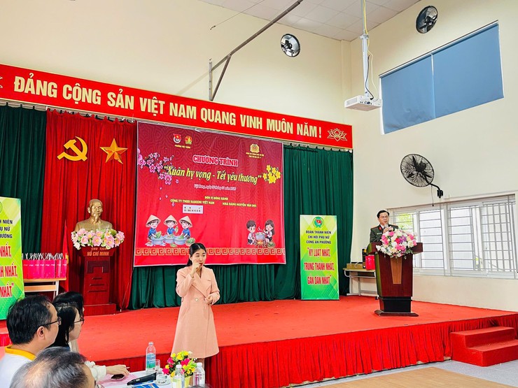  Ấm áp, thắm tình Chương trình " Xuân hy vọng - Tết yêu thương" năm 2026. - Ảnh 4.