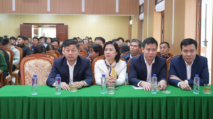 ĐU-HĐND-UBND-UBMTTQ Việt Nam xã Thư Lâm tổ chức hội nghị đón nhận quân nhân hoàn thành nghĩa vụ quân sự trở về địa phương và giao nhiệm vụ cho công dân chuẩn bị lên đường nhập ngũ, thực hiện nghĩa vụ tham gia công an nhân dân  năm 2025- Ảnh 2.