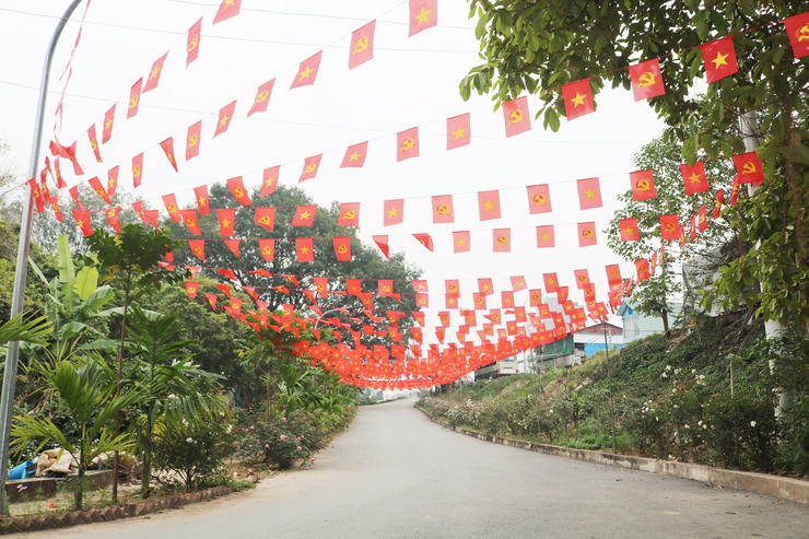 Quốc Oai rực rỡ cờ hoa chào mừng 96 năm Ngày thành lập Đảng Cộng sản Việt Nam, đón Xuân Bính Ngọ và hướng tới ngày hội bầu cử đại biểu Quốc hội và HĐND các cấp- Ảnh 15.