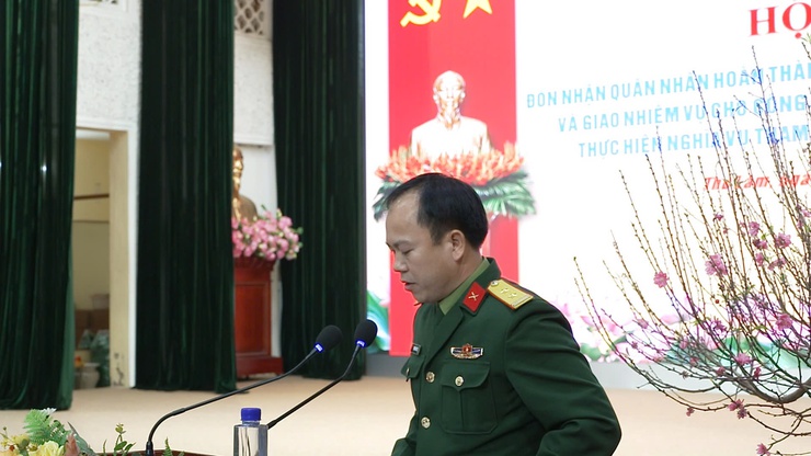 ĐU-HĐND-UBND-UBMTTQ Việt Nam xã Thư Lâm tổ chức hội nghị đón nhận quân nhân hoàn thành nghĩa vụ quân sự trở về địa phương và giao nhiệm vụ cho công dân chuẩn bị lên đường nhập ngũ, thực hiện nghĩa vụ tham gia công an nhân dân  năm 2025- Ảnh 4.