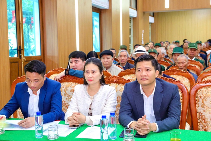 ĐỒNG CHÍ NGUYỄN HỮU NGHĨA- ỦY VIÊN BCH TRUNG ƯƠNG ĐẢNG, BÍ THƯ TỈNH ỦY HƯNG YÊN TỔ CHỨC TRAO QUÀ TẾT NGUYÊN ĐÁN BÍNH NGỌ NĂM 2026 CHO CÁC GIA ĐÌNH CHÍNH SÁCH, NGƯỜI CÓ CÔNG TRÊN ĐỊA BÀN XÃ THƯ LÂM- Ảnh 12.