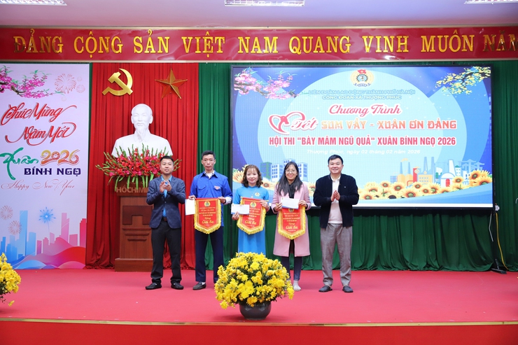 Công đoàn xã Thượng Phúc tổ chức Chương trình “Tết sum vây – Xuân ơn Đảng” và Hội thi “Bày mâm ngũ quả” xuân Bính Ngọ 2026- Ảnh 11.