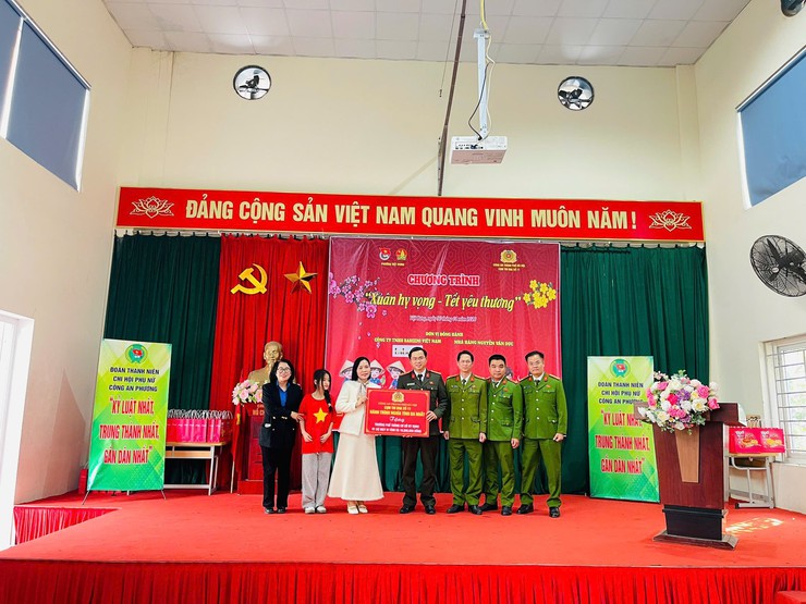  Ấm áp, thắm tình Chương trình " Xuân hy vọng - Tết yêu thương" năm 2026. - Ảnh 7.