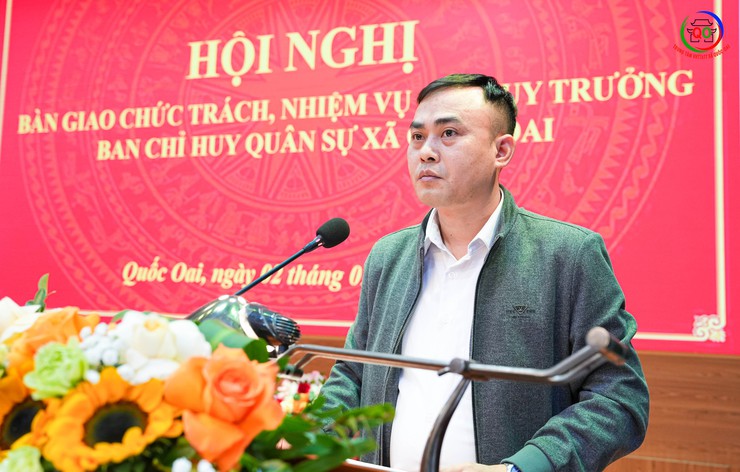 Xã Quốc Oai tổ chức hội nghị bàn giao nhiệm vụ Chỉ huy trưởng Ban Chỉ huy Quân sự xã- Ảnh 2.