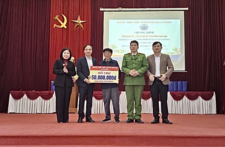 Vân Đình: Tổ chức 6 đoàn thăm, tặng quà nhân dịp Tết Nguyên đán Bính Ngọ năm 2026- Ảnh 6.