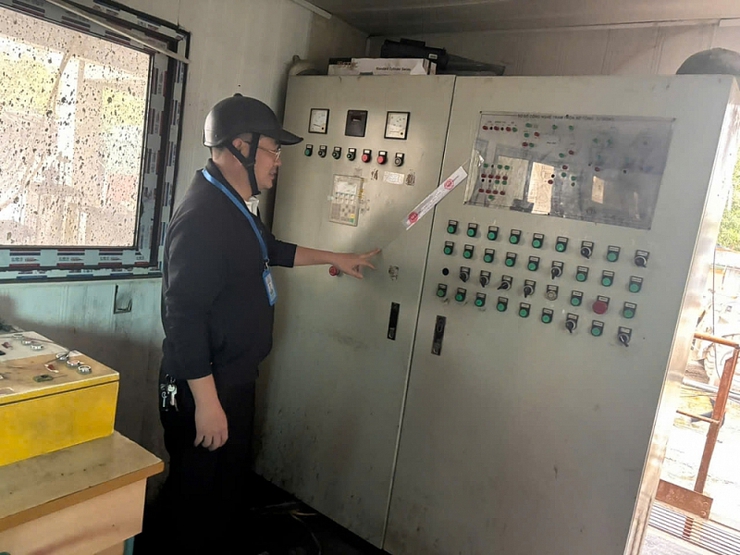 Phường Lĩnh Nam: Cắt điện, khẩn trương tháo dỡ 16 trạm trộn bê tông, asphalt- Ảnh 3.