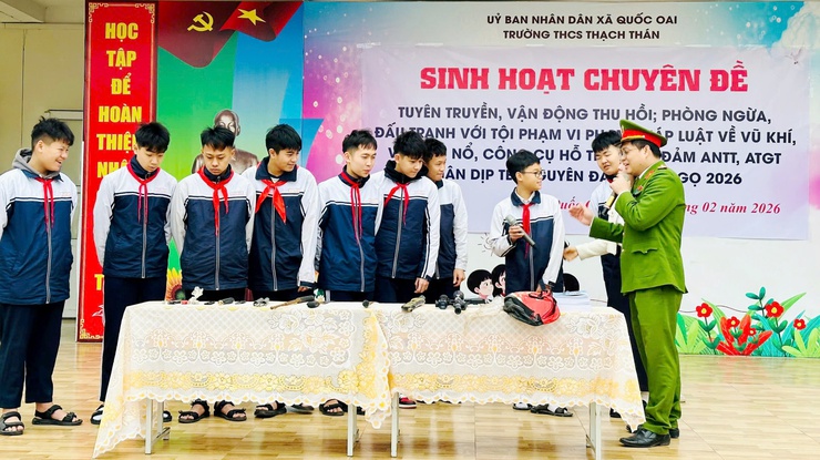 TRƯỜNG THCS THẠCH THÁN TĂNG CƯỜNG TUYÊN TRUYỀN PHÁP LUẬT, CHUNG TAY BẢO ĐẢM AN TOÀN DỊP TẾT NGUYÊN ĐÁN BÍNH NGỌ 2026- Ảnh 3.