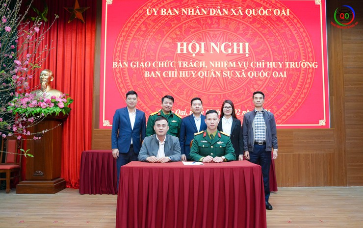 Xã Quốc Oai tổ chức hội nghị bàn giao nhiệm vụ Chỉ huy trưởng Ban Chỉ huy Quân sự xã- Ảnh 3.