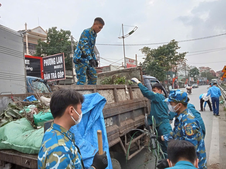 Đoàn Thanh niên xã Phú Xuyên ra quân vệ sinh môi trường chào Tết Nguyên đán Bính Ngọ 2026- Ảnh 7.