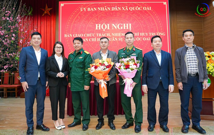 Xã Quốc Oai tổ chức hội nghị bàn giao nhiệm vụ Chỉ huy trưởng Ban Chỉ huy Quân sự xã- Ảnh 4.