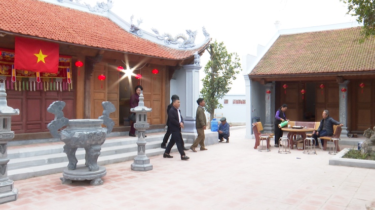 Đồng chí Phó Chủ tịch Thường trực UBND xã kiểm tra công tác xây dựng Đền Ả Lanh thôn Đại Nam- Ảnh 3.