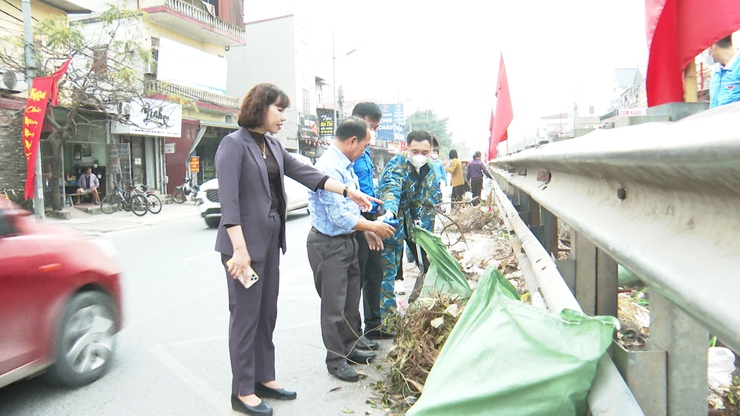Đoàn Thanh niên xã Phú Xuyên ra quân vệ sinh môi trường chào Tết Nguyên đán Bính Ngọ 2026- Ảnh 2.